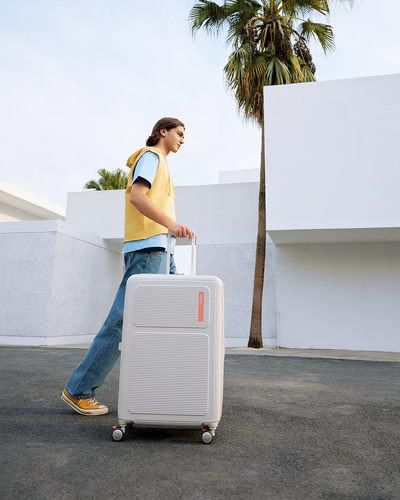 MAXIVO SPINNER 55/20 TSA OS  lifestyle | American Tourister