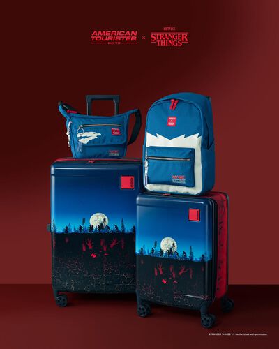 STRANGER THINGS STRETCHABLE LUGGAGE COVER - M  lifestyle | American Tourister